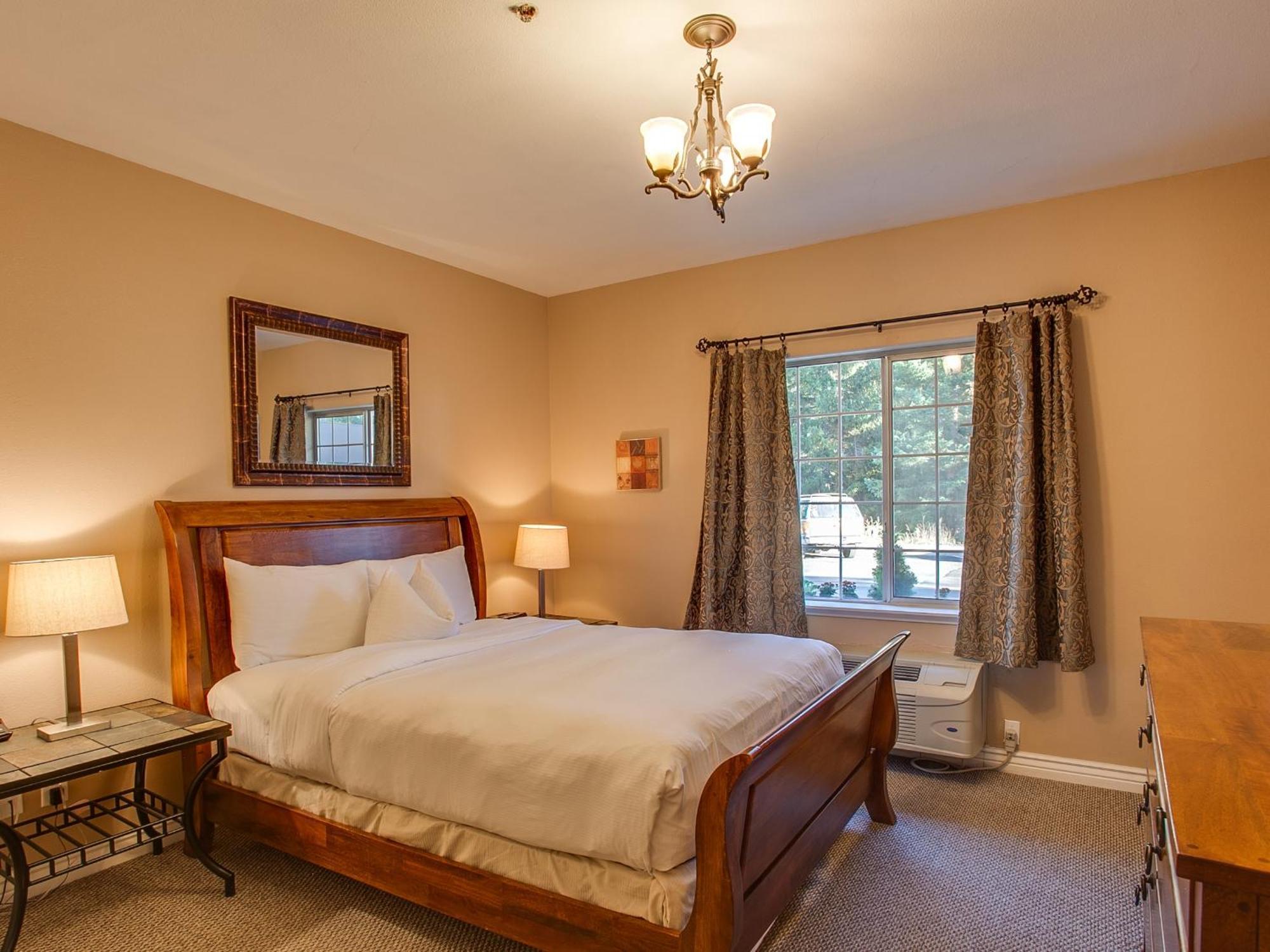 Leavenworth Village Inn Room photo
